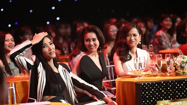 Á hậu Hoàng Thùy khiến nhà báo Lại Văn Sâm chạnh lòng